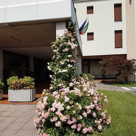 Hotel Continental Brescia 4*
