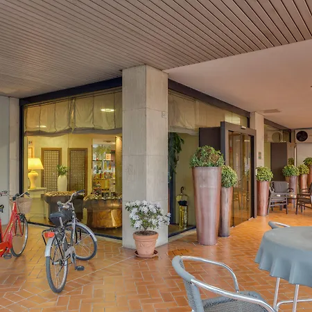 Hotel Continental Brescia 4*