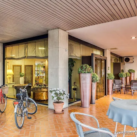Continental Brescia Отель 4*
