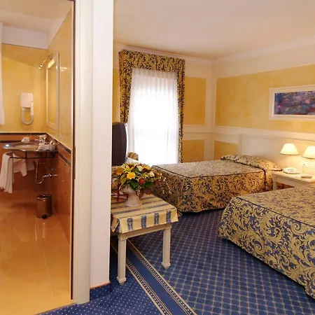 Отель Continental Brescia