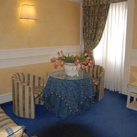 Continental Brescia מלון 4*